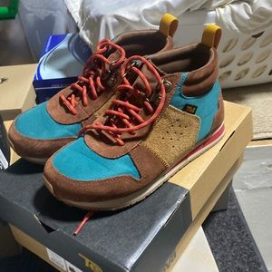 Teva trail boot